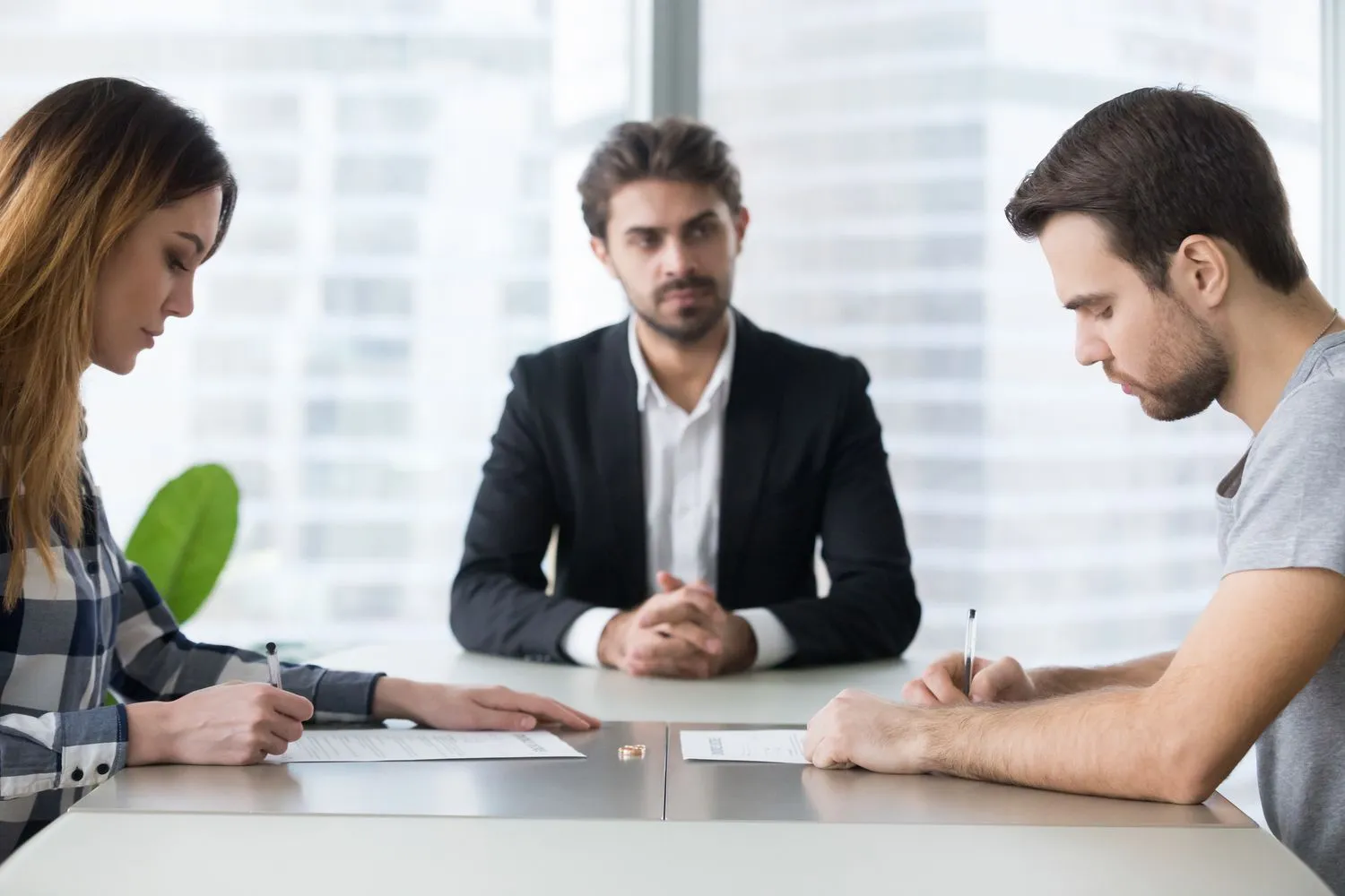 How EH Mediation Guides Couples Toward Fair and Balanced Outcomes Bracknell