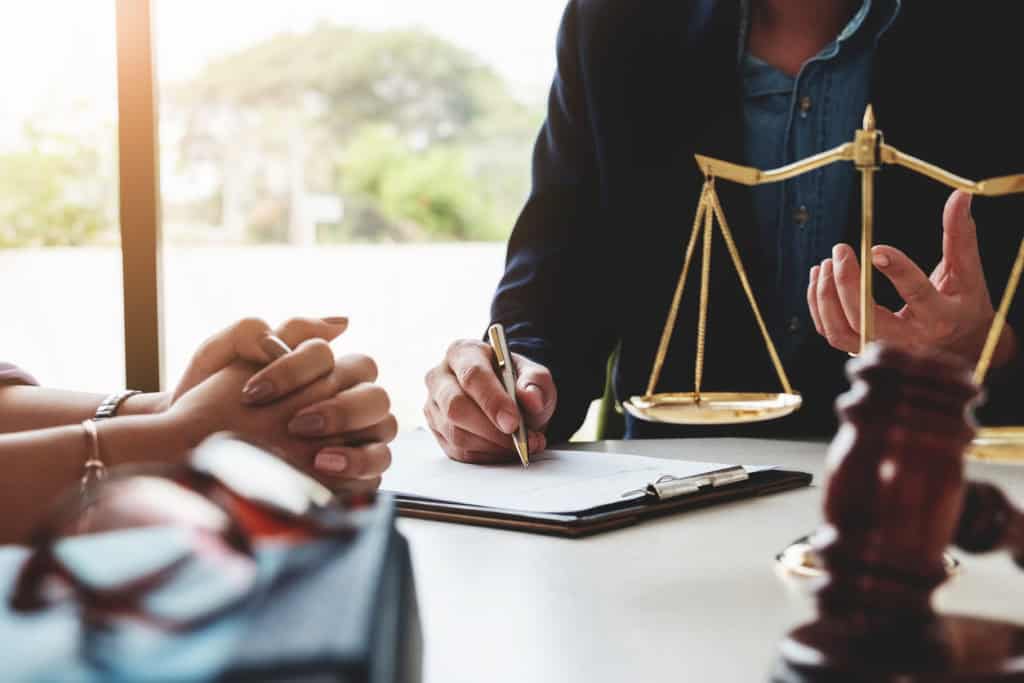 Court Applications vs. Mediation: A Less Stressful Path with EH Mediation Bracknell